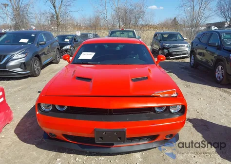 2021 Dodge Challenger Sxt z USA, uszkodzony, nr VIN 2C3CDZAG9MH604525